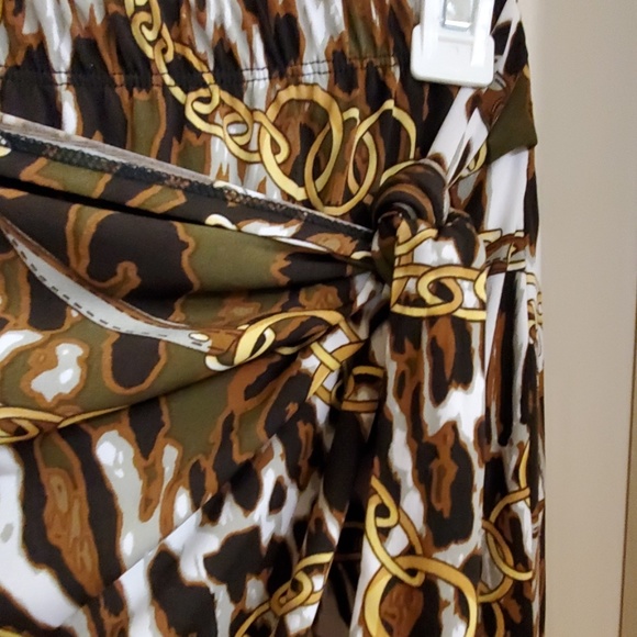 Cache mini skirt - Picture 2 of 3